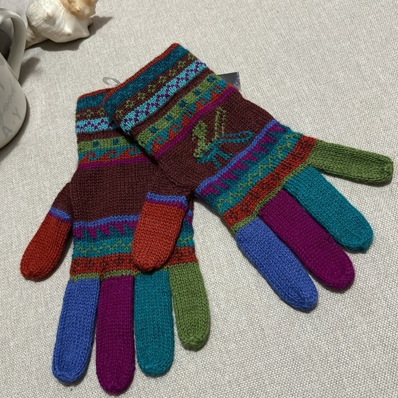 NWT Gloves-Made in Peru-100% Alpaca Yarn-Wmn Sz Sm-Bright Colors-Lightweight - Picture 3 of 10